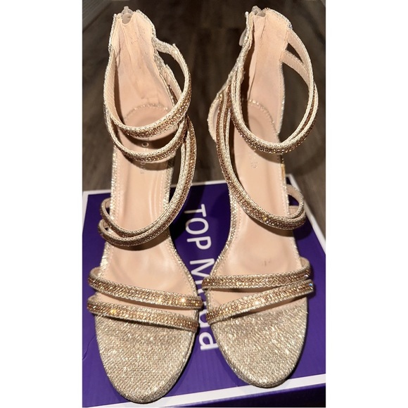 Like New! Gorgeous Champagne Sparkly Heels - Picture 3 of 8
